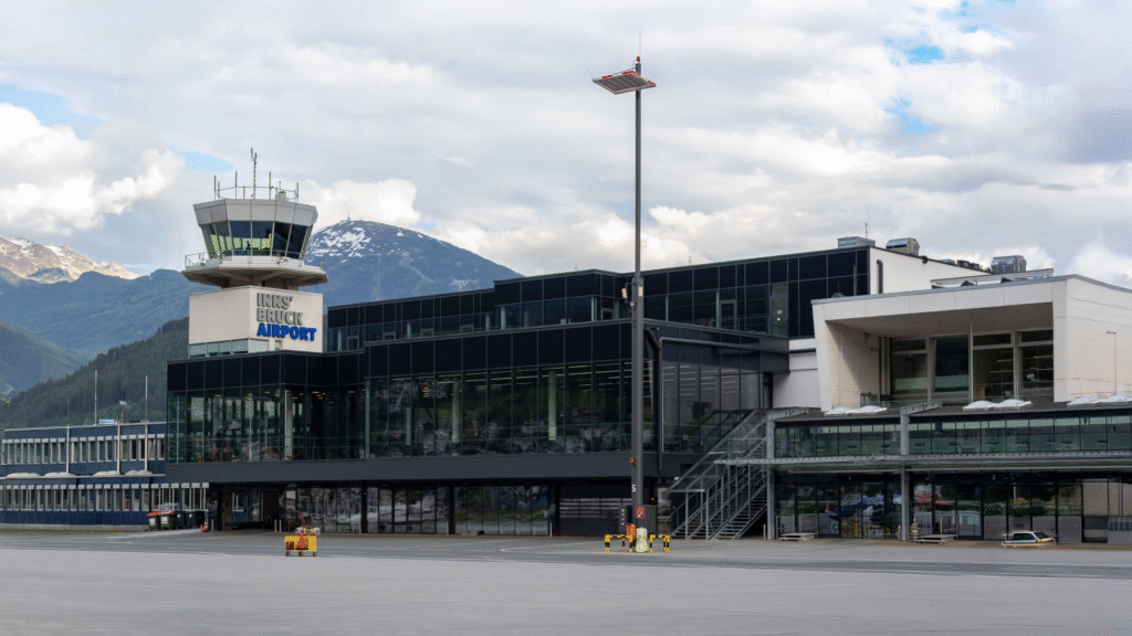 Premium booked transfers Zürs airport pickup